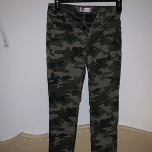 Super cute camouflage jeans 👖😍